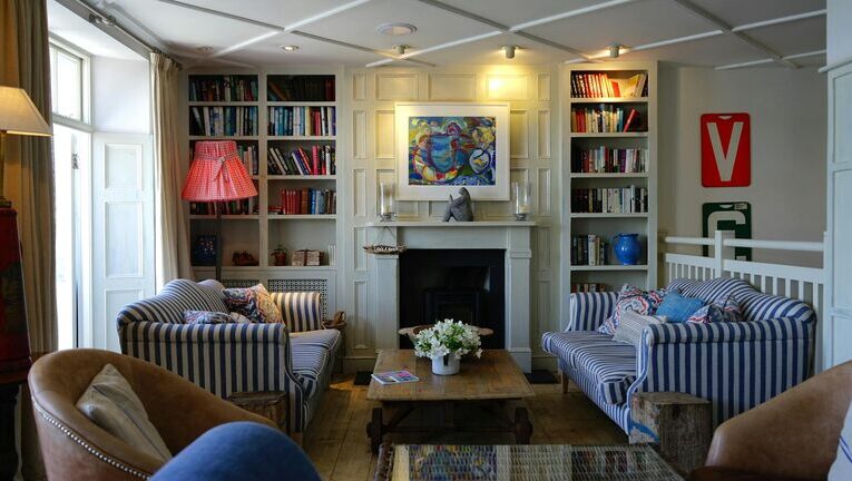 Tips for Creating a Cosy and Inviting Living Room Space