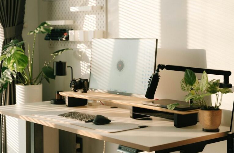 How to Create a Relaxing and Productive Home Workspace